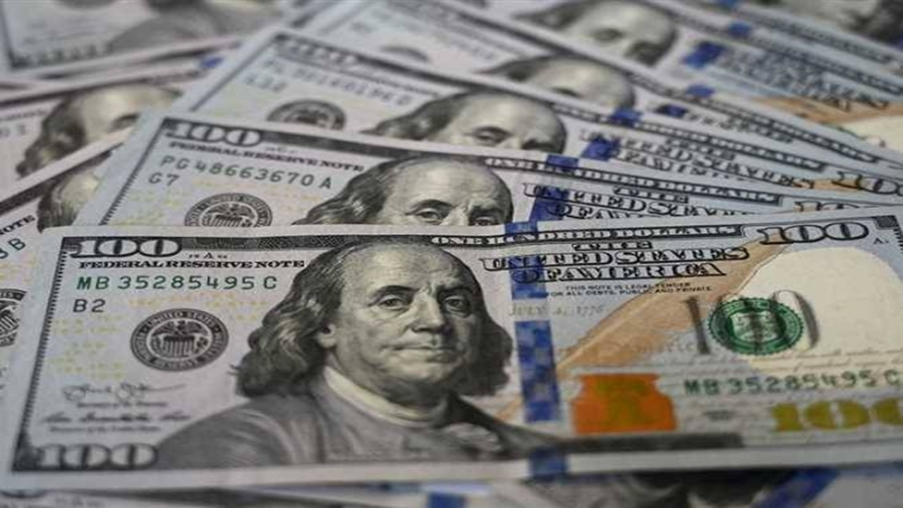 تغيرات سعر الدولار مقابل الجنيه في 30 بنكًا خلال تعاملات الخميس